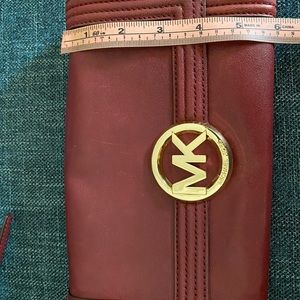 Original Michael Kors Clutch/ Envelope in Wine 🍷